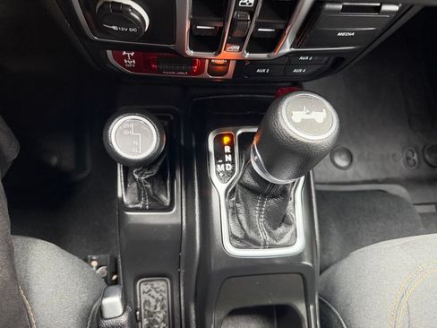 Used 2024 Jeep Wrangler Unlimited Sport AWD/4WD image 23