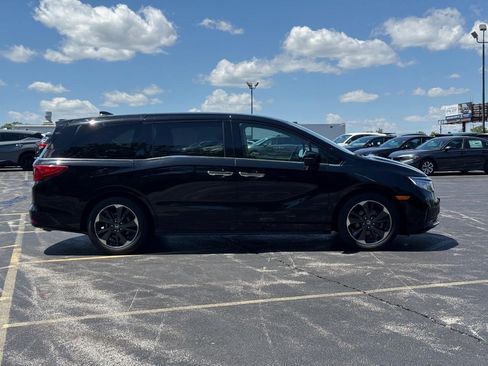 Used 2024 Honda Odyssey Elite image 3