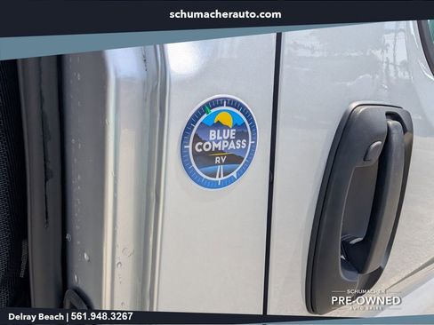 Used 2025 RAM ProMaster 3500 w/ Storage Group FWD image 25