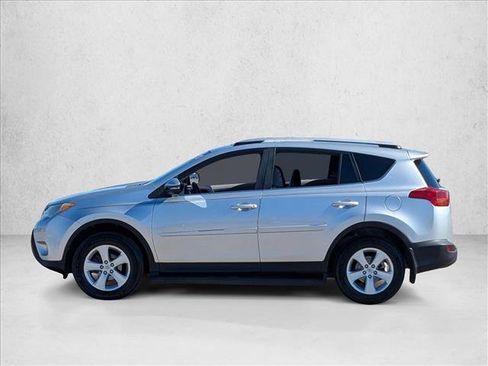 Used 2013 Toyota RAV4 XLE image 9