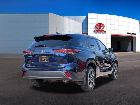 Used 2026 Toyota Highlander XLE AWD/4WD image 10