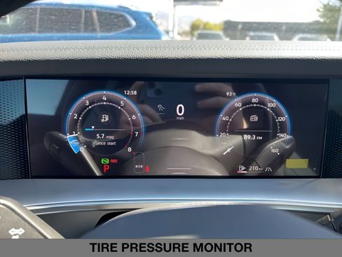 New 2025 Volkswagen Tiguan SE R-Line image 25