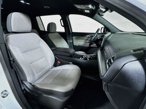 Certified 2026 Chevrolet Traverse LT w/ Driver Confidence Package FWD image 27