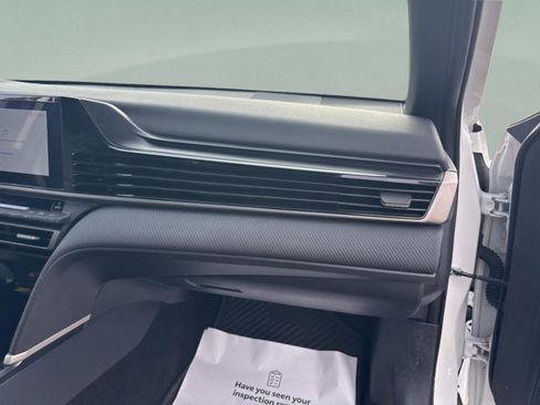 Certified 2025 Toyota Camry SE w/ Convenience Package image 34