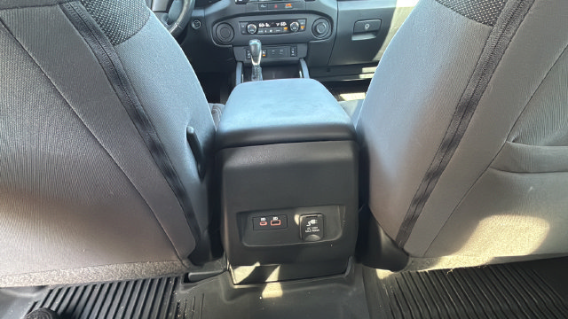 Used 2024 Nissan Frontier SV w/ SV Convenience Package RWD image 19