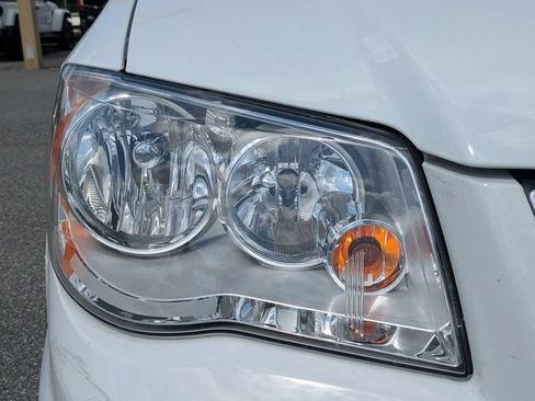 Used 2016 Chrysler Town & Country Touring FWD image 10