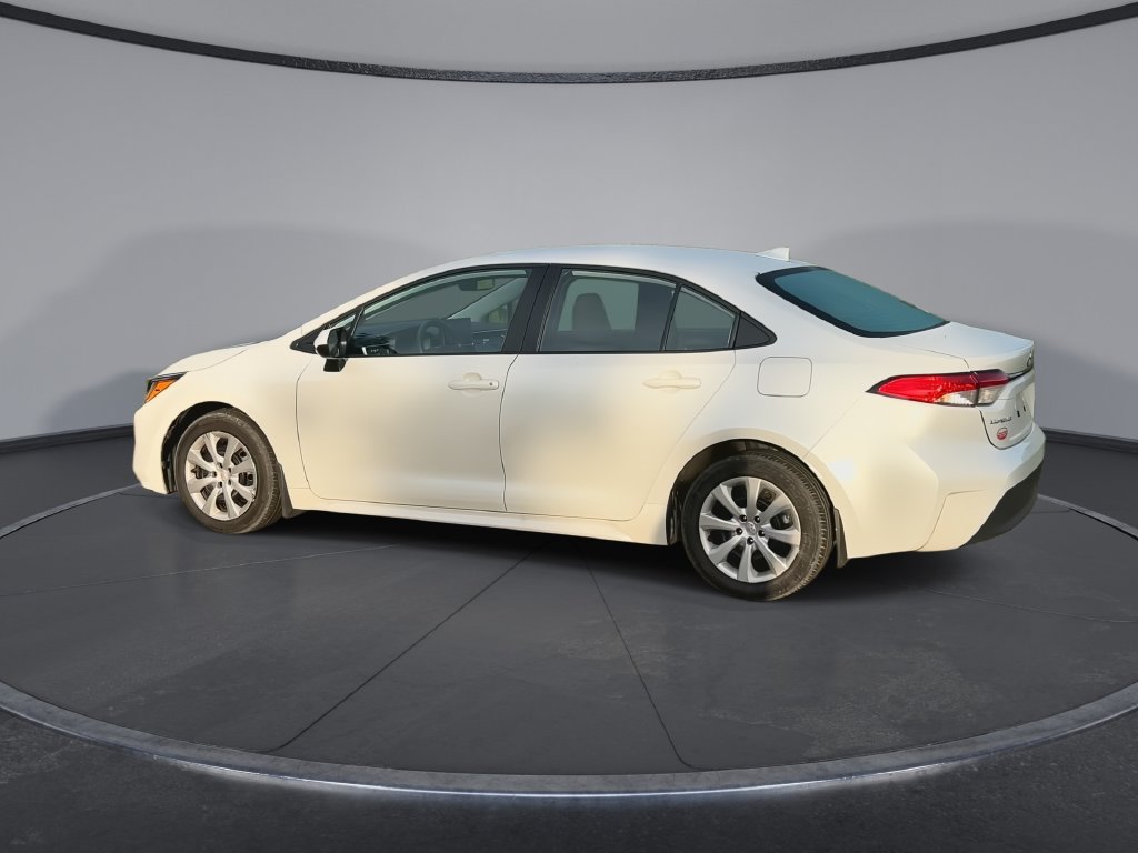 Used 2025 Toyota Corolla LE FWD image 6