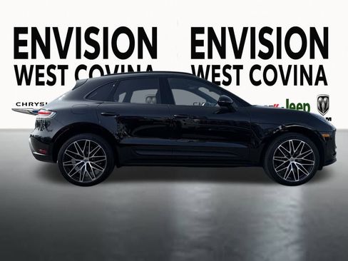 Used 2025 Porsche Macan image 9