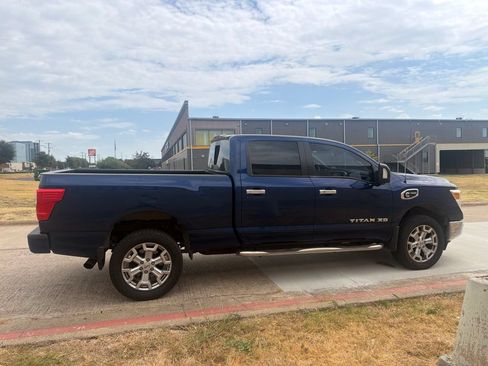 Used 2016 Nissan Titan SV RWD image 11