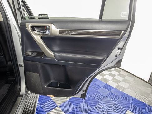 Used 2018 Lexus GX 460 w/ Navigation Package image 17