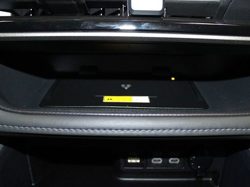 Used 2024 Toyota Highlander XLE AWD/4WD image 20