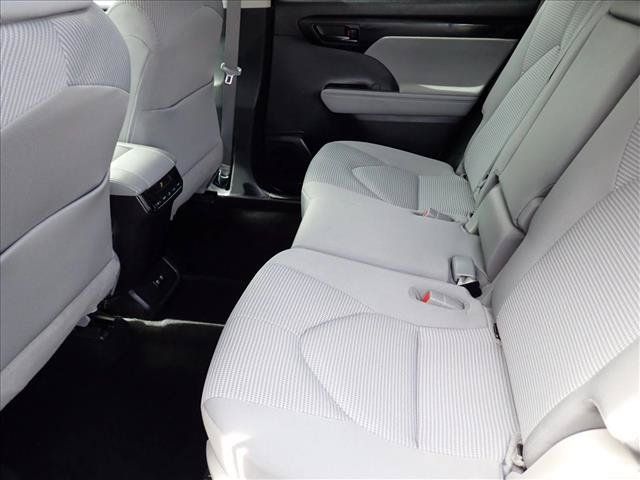 Used 2020 Toyota Highlander LE AWD/4WD image 10