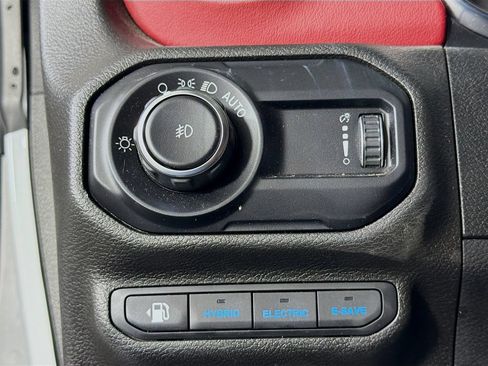 Used 2023 Jeep Wrangler Unlimited Rubicon 4xe AWD/4WD image 11