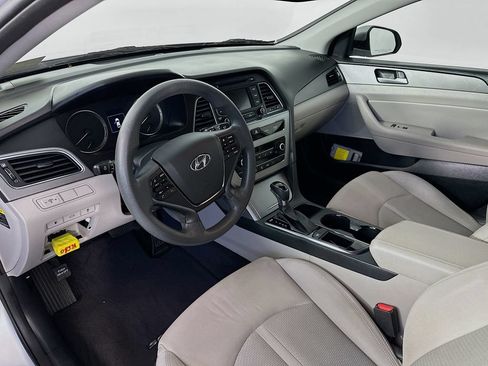 Used 2015 Hyundai Sonata SE w/ Option Group 09 FWD image 28