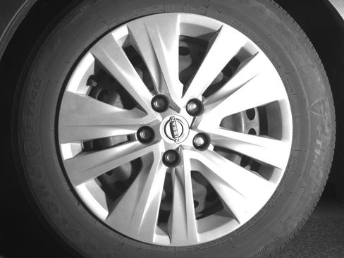 Used 2025 Nissan Sentra S FWD image 12