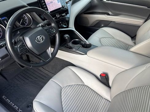 Used 2021 Toyota Camry SE image 9