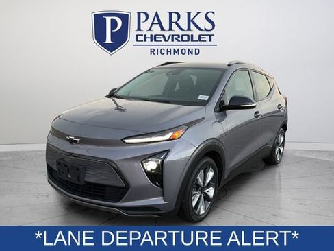 Used 2023 Chevrolet Bolt EUV LT w/ Convenience Package FWD image 3