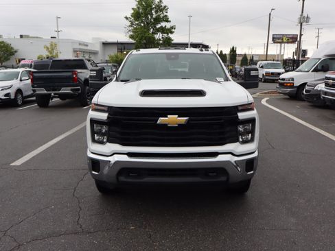 Used 2024 Chevrolet Silverado 2500 W/T w/ WT Convenience Package RWD image 3