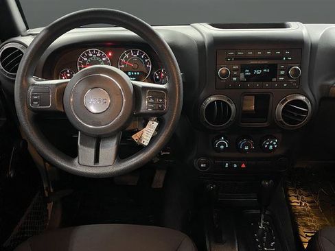 Used 2017 Jeep Wrangler Unlimited Sport w/ Max Tow Package image 5