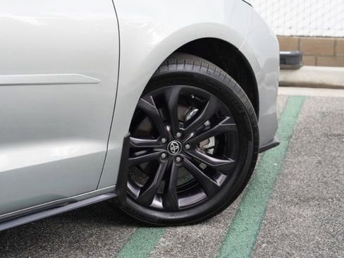 Used 2024 Toyota Sienna XSE image 8