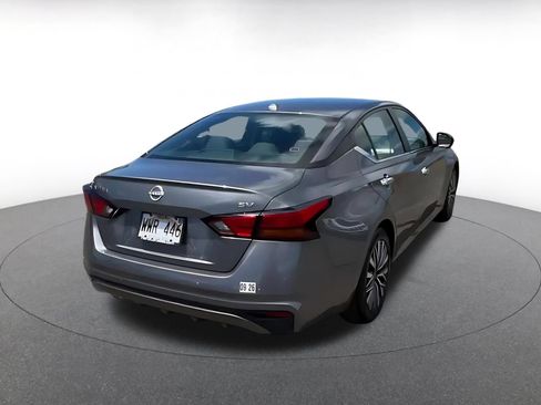 Used 2023 Nissan Altima 2.5 SV FWD image 14