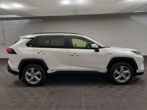Used 2021 Toyota RAV4 XLE Premium AWD/4WD image 8