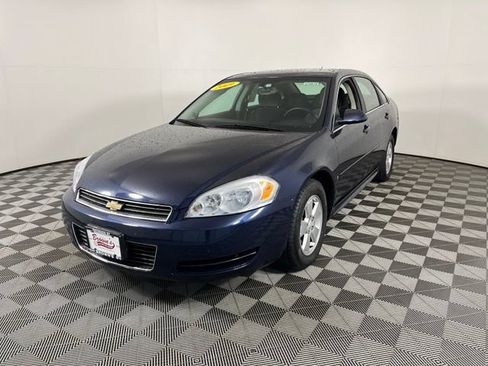 Used 2009 Chevrolet Impala LT FWD image 3