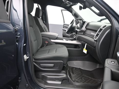 New 2026 RAM 1500 4x4 Crew Cab image 18