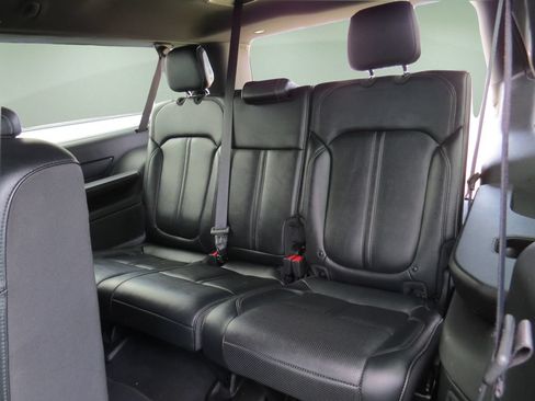 Used 2024 Jeep Wagoneer L Series II w/ Flexible Seating Group AWD/4WD image 14