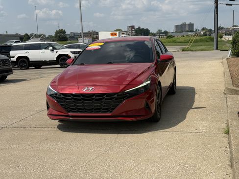 Certified 2022 Hyundai Elantra SEL FWD image 12