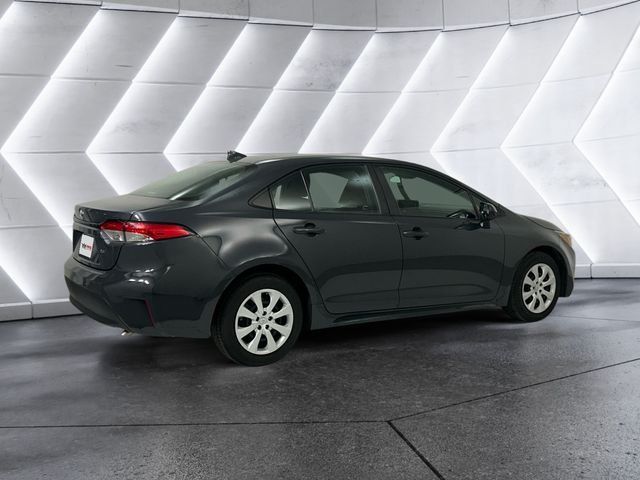 Used 2023 Toyota Corolla LE FWD image 4