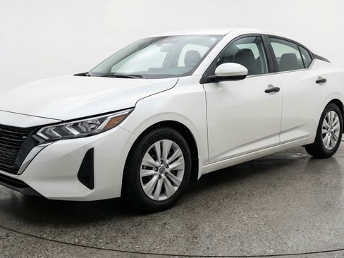 Used 2025 Nissan Sentra S image 3