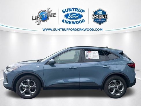 Used 2025 Ford Escape ST-Line Select AWD/4WD image 2