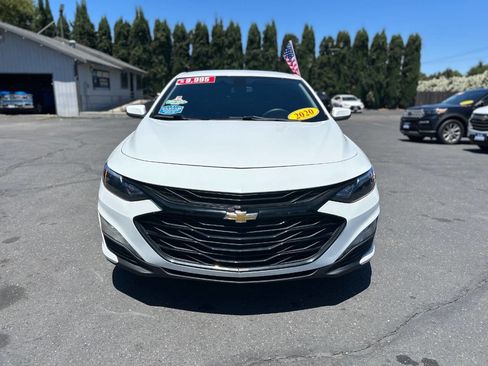 Used 2020 Chevrolet Malibu LT FWD image 2