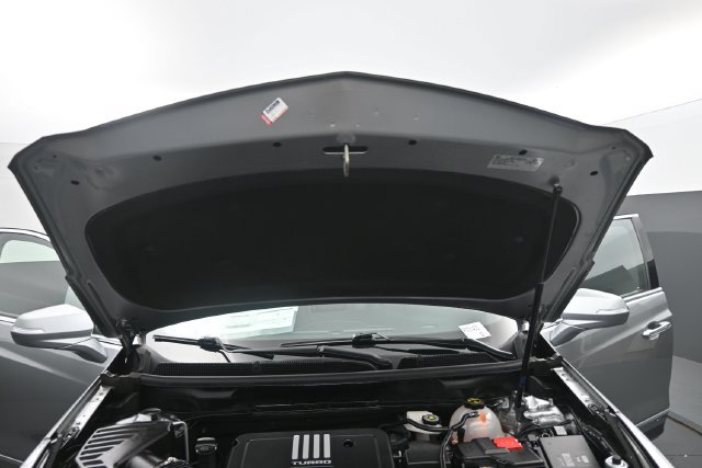Used 2025 Cadillac XT5 Luxury w/ LPO, Floor Liner Package AWD/4WD image 35
