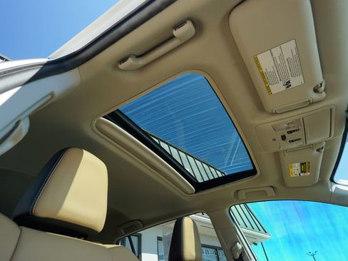 Used 2017 Toyota RAV4 Limited image 28