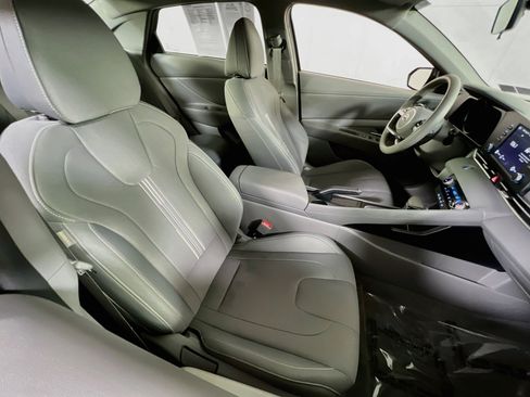 Used 2023 Hyundai Elantra SEL FWD image 25