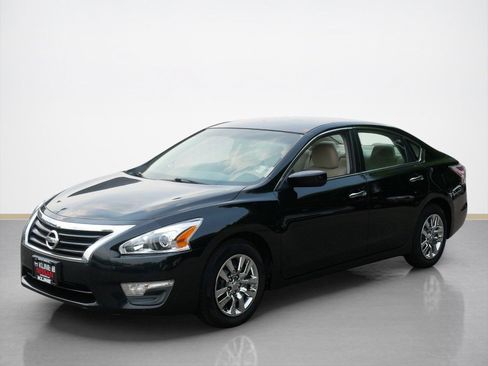 Used 2015 Nissan Altima 2.5 S FWD image 7