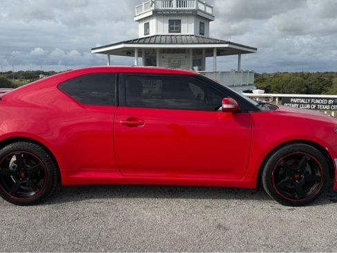 Used 2016 Scion tC image 4