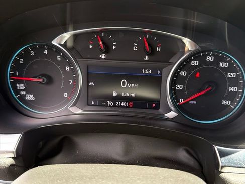 Used 2023 Chevrolet Traverse LT FWD image 6