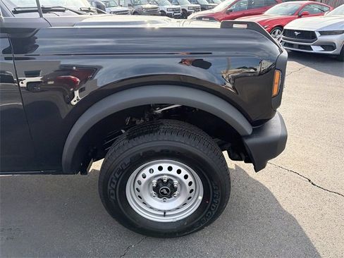 New 2025 Ford Bronco 2-Door image 2