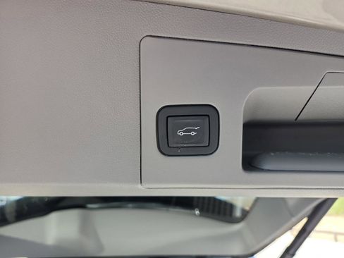 Used 2023 Cadillac XT5 Premium Luxury w/ Technology Package image 11