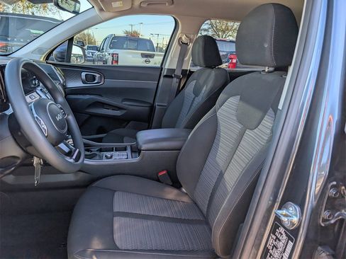Used 2023 Kia Sorento LX image 25