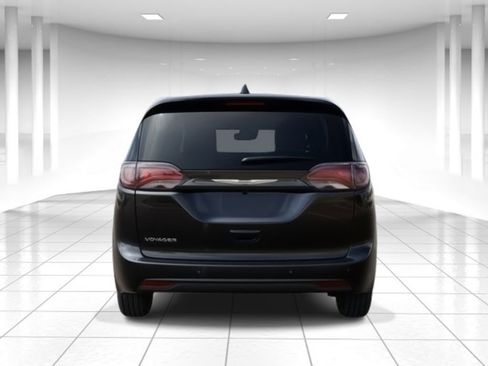 Used 2026 Chrysler Voyager LX image 7