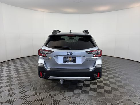 Used 2021 Subaru Outback Limited image 9