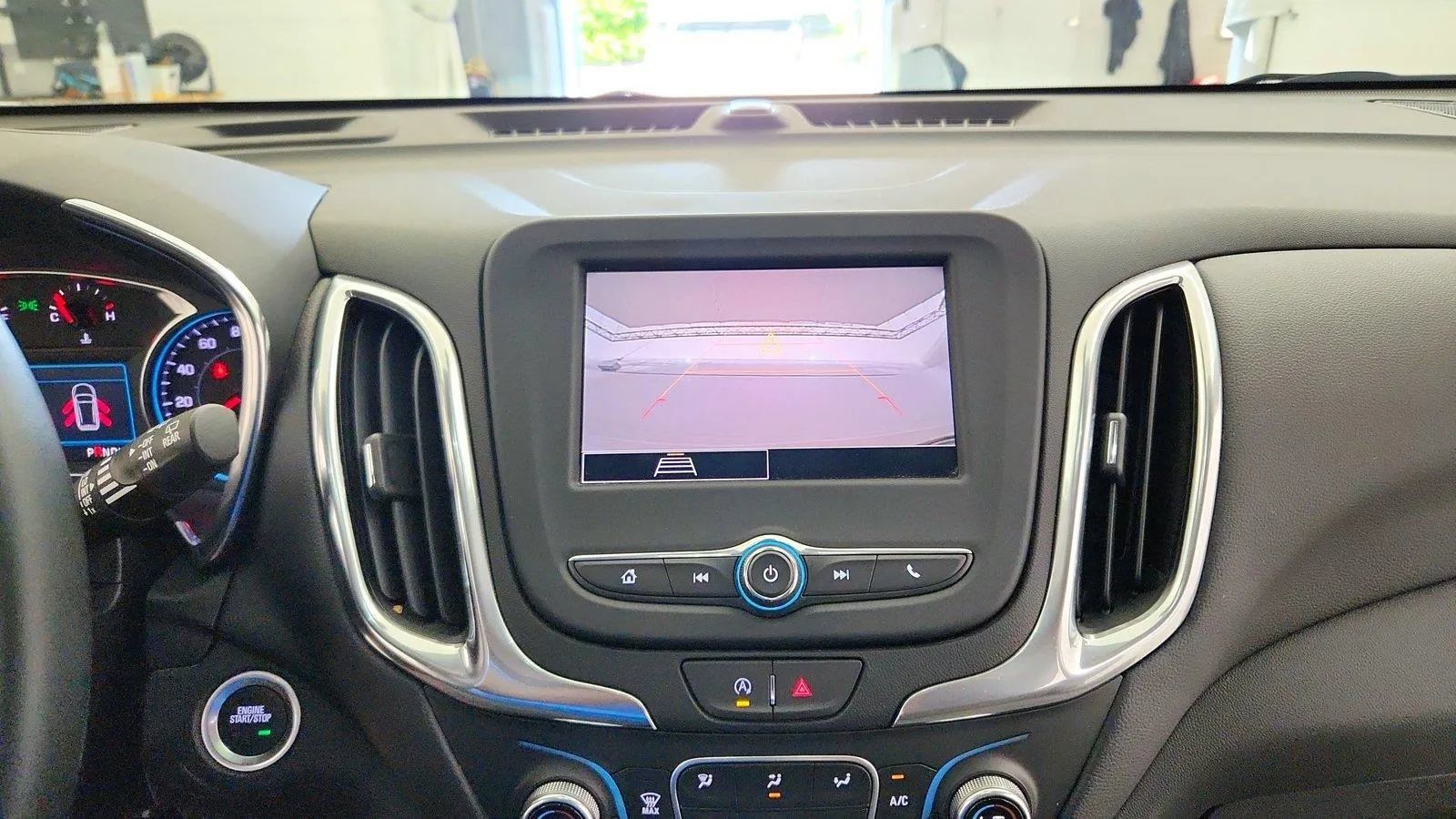 Used 2024 Chevrolet Equinox LT w/ LPO, Cargo Package FWD image 18