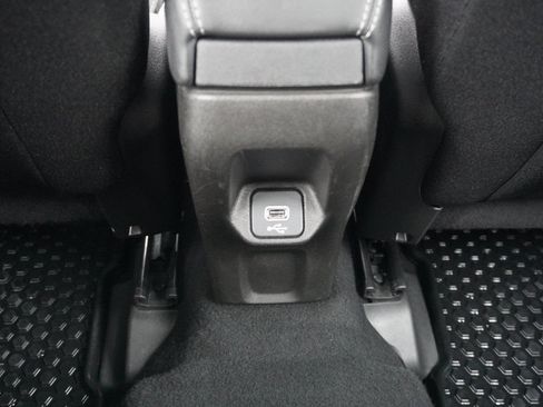 Used 2022 Jeep Renegade Latitude AWD/4WD image 28