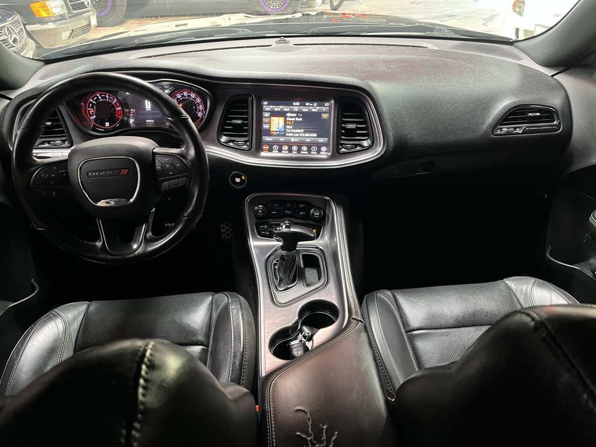 Used 2018 Dodge Challenger SXT Plus RWD image 9
