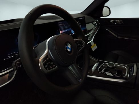 Used 2026 BMW X5 xDrive40i w/ M Sport Package AWD/4WD image 16