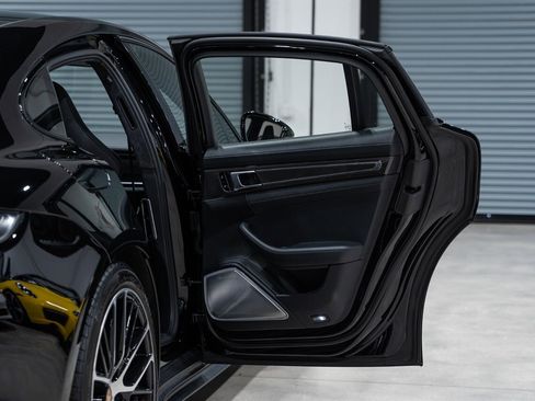 Used 2021 Porsche Panamera Turbo S image 31